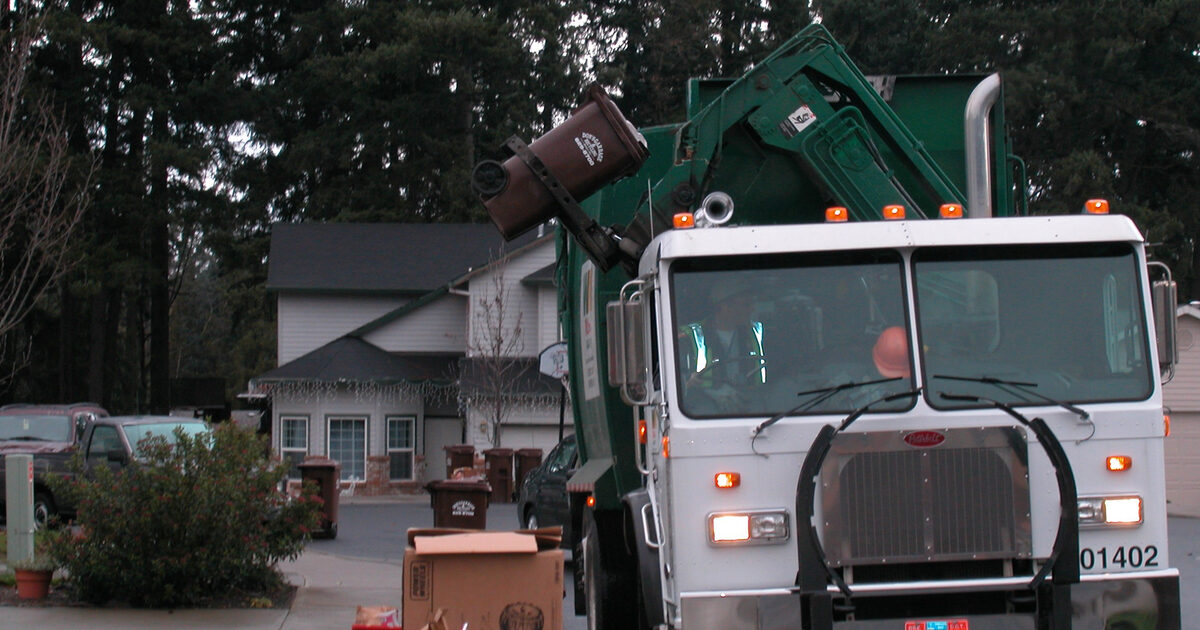 Garbage and recycling collection service | Washington County, OR
