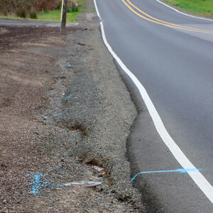 Kaiser Road no road shoulder, striping at edge of pavement